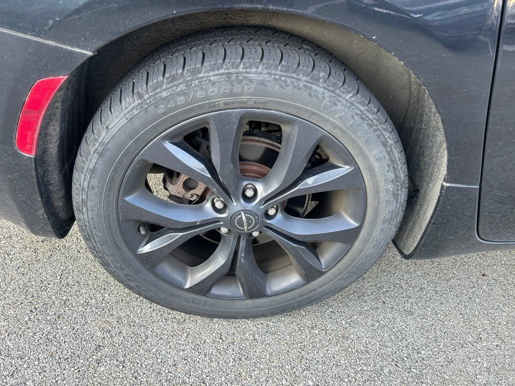 Used 2019 Chrysler Pacifica Touring Plus w/ S Appearance Package FWD image 10