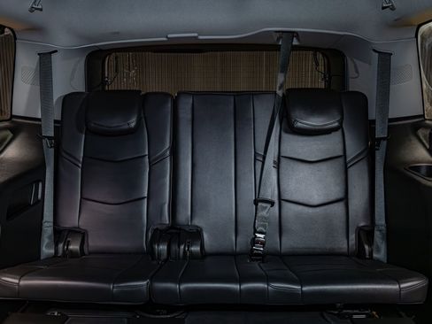 Used 2020 Cadillac Escalade 2WD image 24