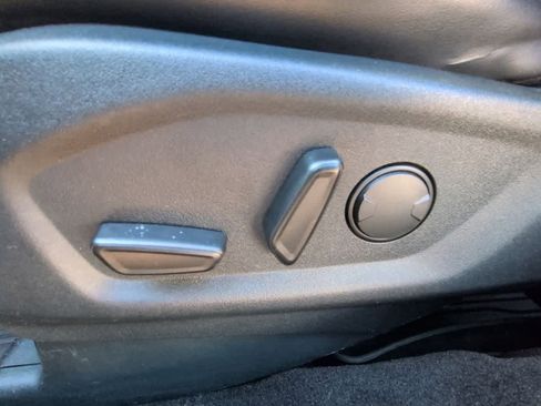 Used 2019 Ford Explorer XLT w/ Equipment Group 202A image 14