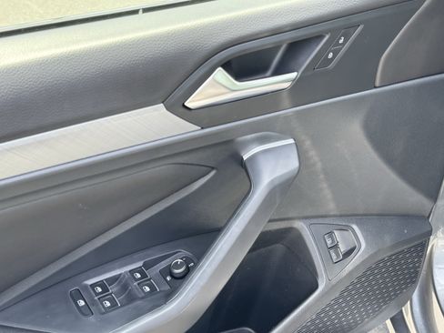 Certified 2023 Volkswagen Jetta SE w/ Panoramic Sunroof Package FWD image 15