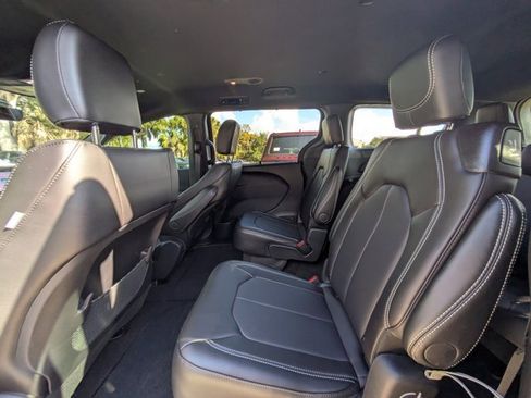 New 2026 Chrysler Voyager LX image 12