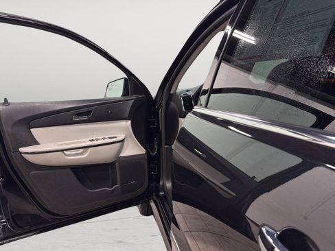 Used 2012 GMC Acadia Denali image 13