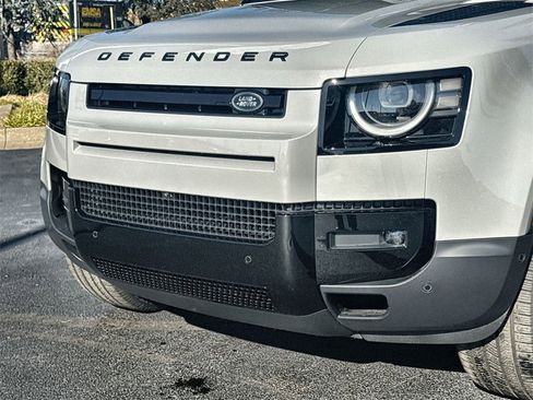 Used 2026 Land Rover Defender 110 S image 9