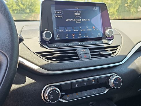 Certified 2025 Nissan Altima 2.5 S FWD image 19
