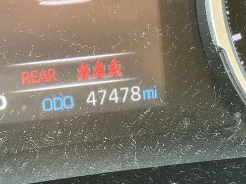 Used 2021 Toyota RAV4 XLE w/ XLE Grade Weather Package AWD/4WD image 12