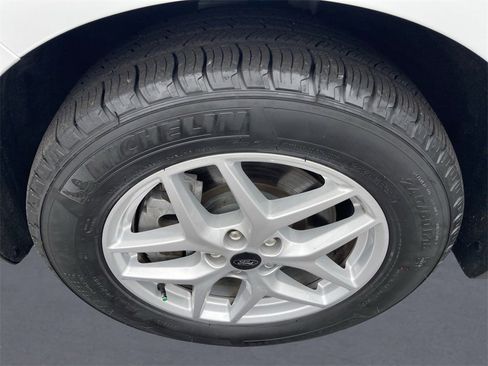 Used 2023 Ford Edge SEL image 9