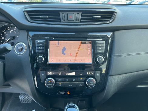 Used 2020 Nissan Rogue SL w/ Premium Package FWD image 18