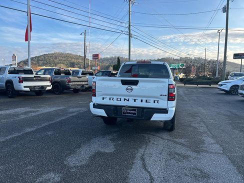New 2026 Nissan Frontier SV image 5