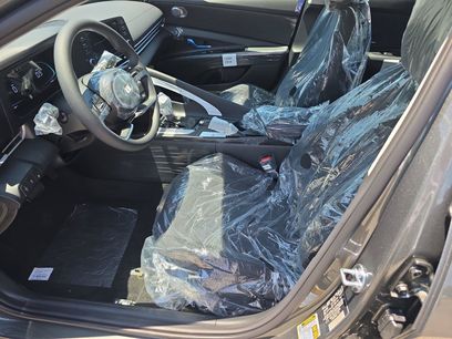 New 2026 Hyundai Elantra SE