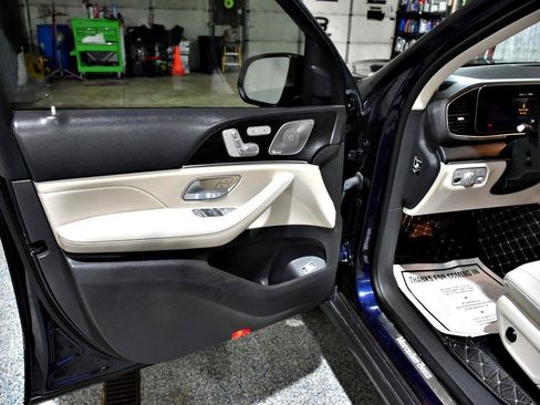 Used 2020 Mercedes-Benz GLS 450 4MATIC image 10