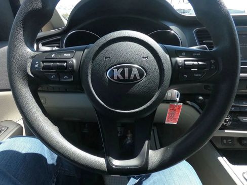 Used 2019 Kia Sedona L image 15