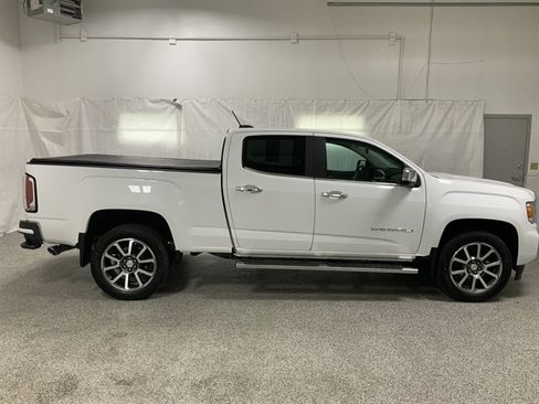 Used 2021 GMC Canyon Denali image 4