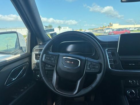 Used 2024 GMC Yukon XL AT4 w/ AT4 Premium Package AWD/4WD image 11