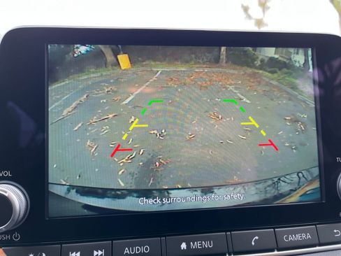 Used 2025 Nissan Sentra SV image 17