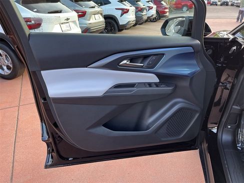 New 2026 Chevrolet Equinox EV LT image 21