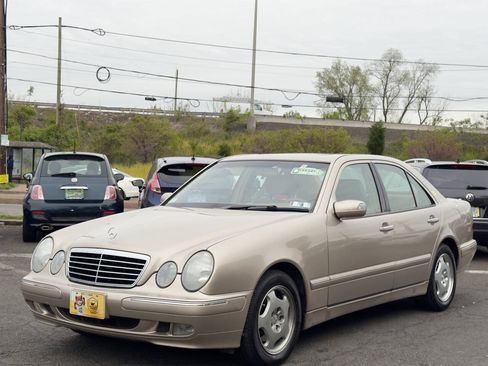 Used 2001 Mercedes-Benz E 320 Sedan image 2