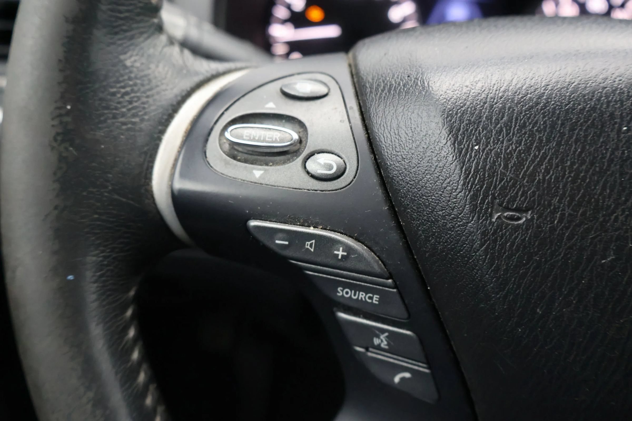 Used 2017 Nissan Pathfinder SV AWD/4WD image 23