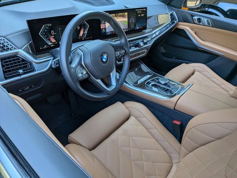 Used 2025 BMW X5 xDrive40i image 4