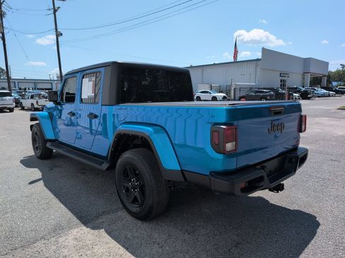 Used 2021 Jeep Gladiator Sport AWD/4WD image 6