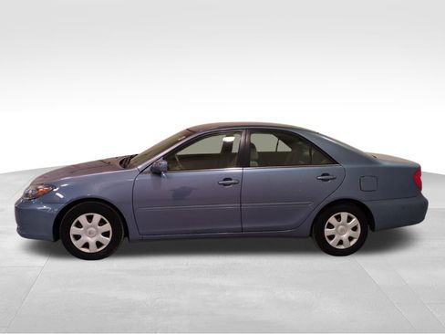 Used 2003 Toyota Camry XLE image 9