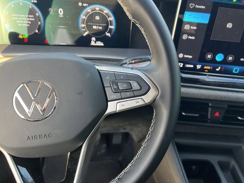 Certified 2025 Volkswagen Tiguan S image 19