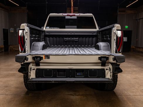 Used 2026 GMC Sierra 2500 AT4X AWD/4WD image 7
