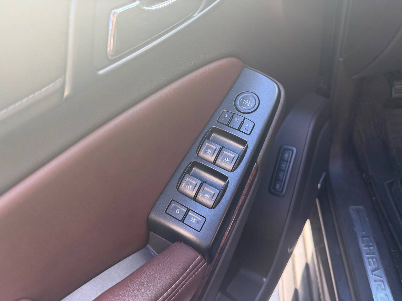 Used 2015 Chevrolet Tahoe LTZ RWD image 15