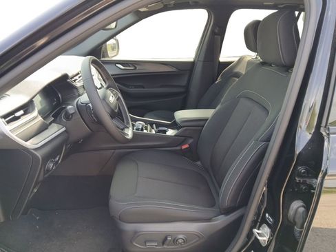 New 2024 Jeep Grand Cherokee Laredo X image 9