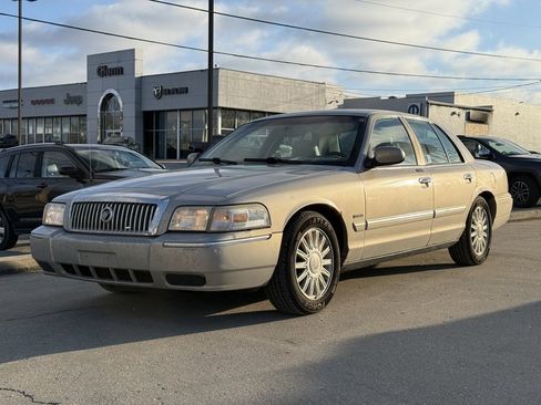 Used 2010 Mercury Grand Marquis LS image 2