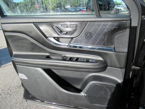 Used 2022 Lincoln Corsair Grand Touring w/ Towing Package AWD/4WD image 19