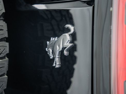 Certified 2025 Ford Bronco Badlands image 9