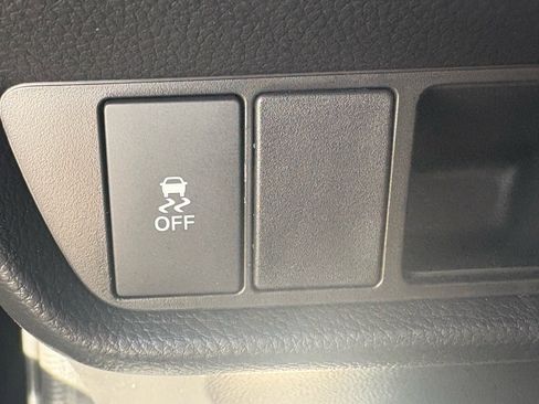 New 2026 Honda HR-V EX-L image 17