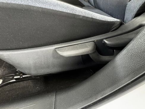 Used 2023 Nissan Versa SV FWD image 11