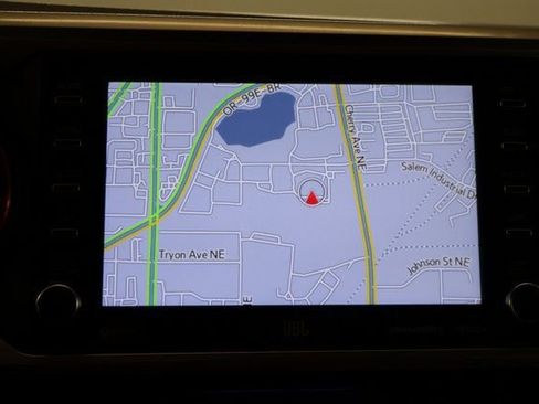 Used 2023 Toyota Tacoma Limited image 20