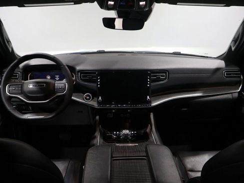 Used 2023 Jeep Wagoneer Series II image 14