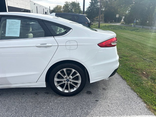 Used 2020 Ford Fusion SE FWD image 15