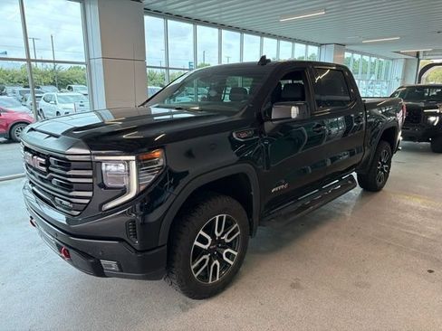 Used 2023 GMC Sierra 1500 AT4 w/ Technology Package AWD/4WD image 3