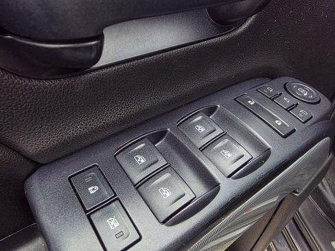 Used 2014 Chevrolet Silverado 1500 LTZ Z71 image 12