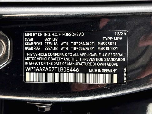 Used 2026 Porsche Macan AWD/4WD image 35