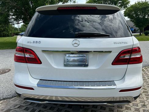 Used 2015 Mercedes-Benz ML 250 BlueTEC 4MATIC image 6
