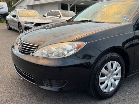 Used 2005 Toyota Camry LE FWD image 9