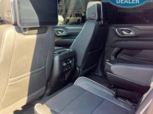 Used 2024 Chevrolet Tahoe Premier w/ Premium Package AWD/4WD image 7