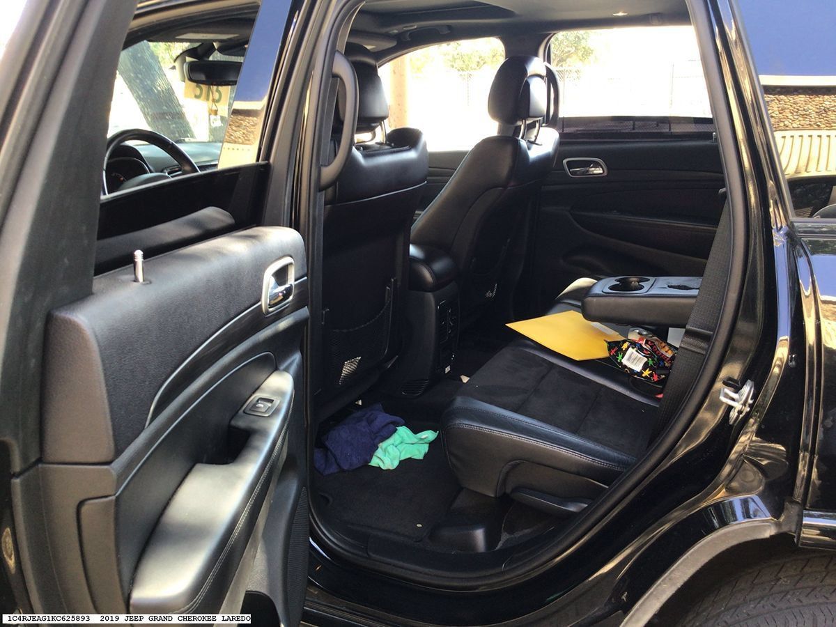 Used 2019 Jeep Grand Cherokee Altitude RWD image 9