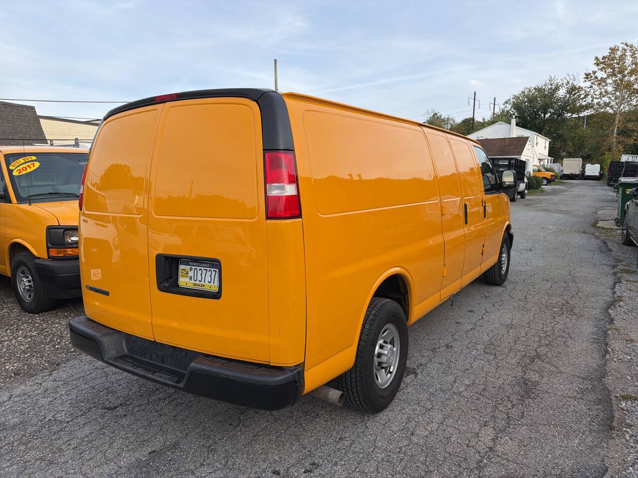 Used 2018 Chevrolet Express 2500 Extended w/ Driver Convenience Package RWD image 9