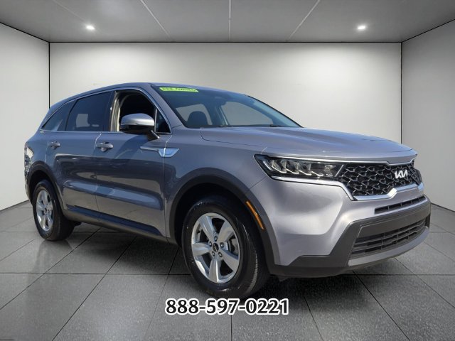 Used 2023 Kia Sorento LX FWD image 7