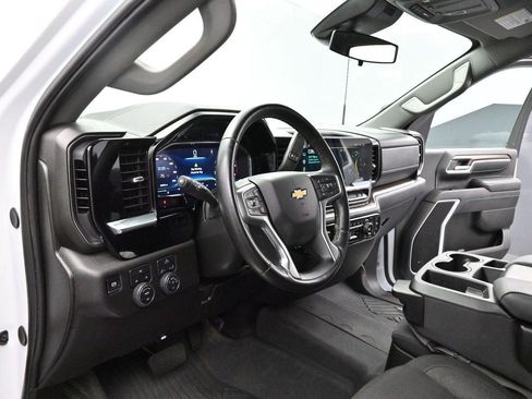 Used 2025 Chevrolet Silverado 2500 LT AWD/4WD image 13