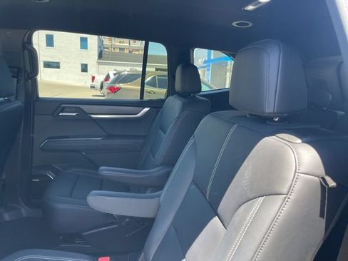 Used 2026 GMC Acadia Elevation w/ Elevation Premium Package FWD image 21