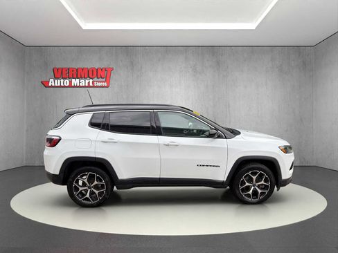 Used 2025 Jeep Compass Limited AWD/4WD image 9