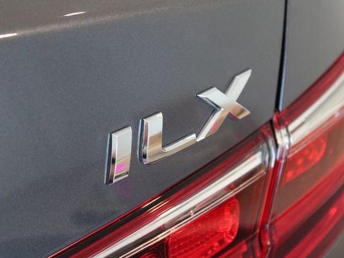 Used 2018 Acura ILX FWD image 36
