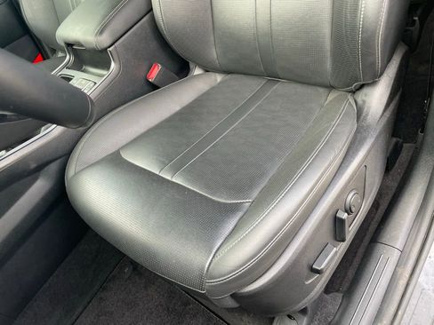 Used 2025 Kia Sorento S image 24